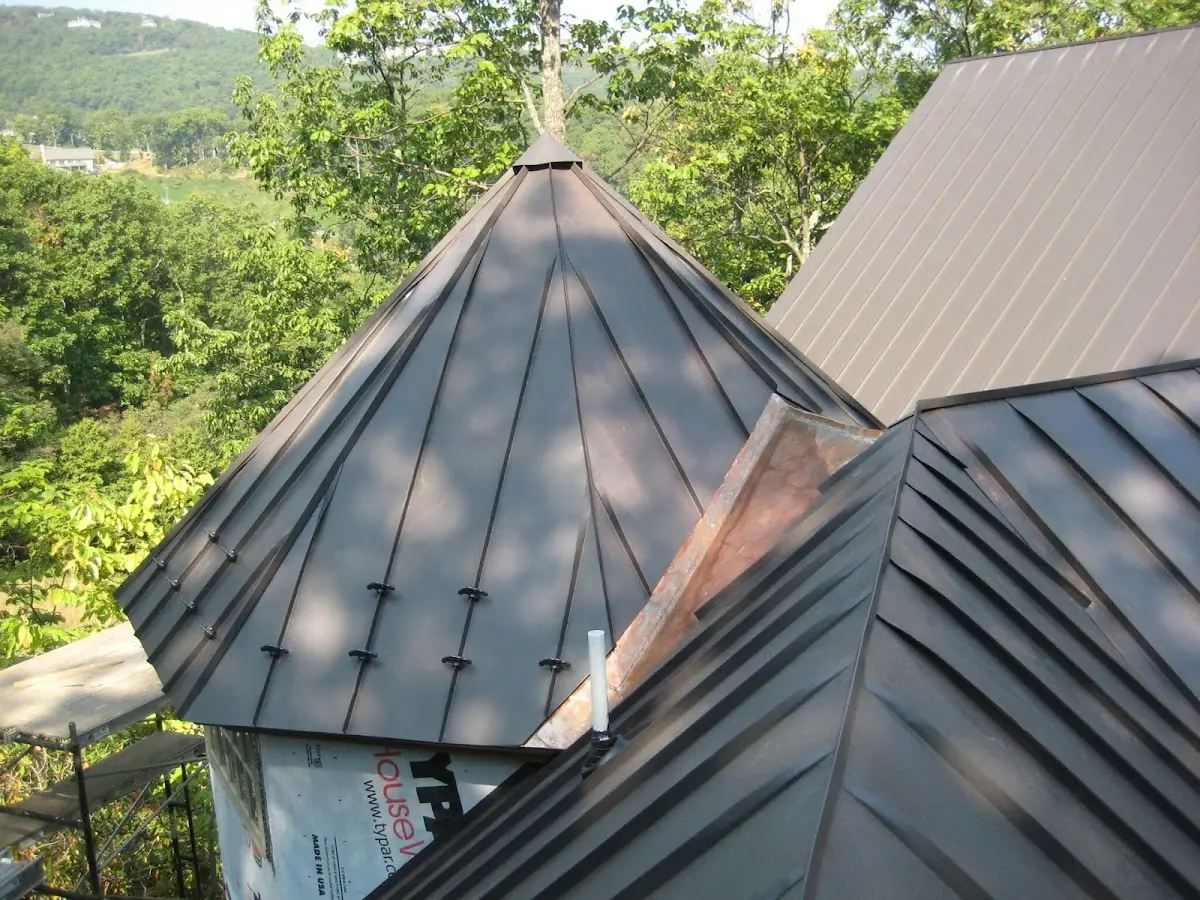 Professional Roof Tarp Installation by Craftsman Roofing in Hoerr